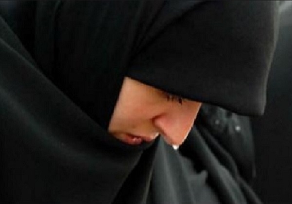 muslimah menangis